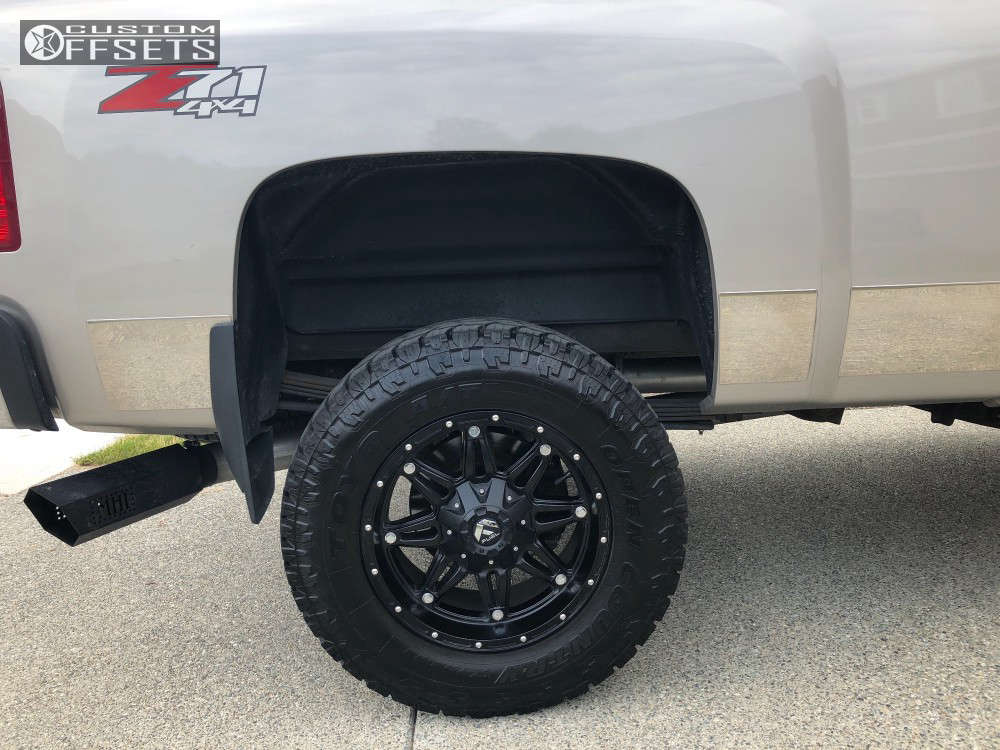 2009 Chevrolet Silverado 2500 HD with 18x9 6 Fuel Hostage D531 and 275/70R18 Toyo Tires Open