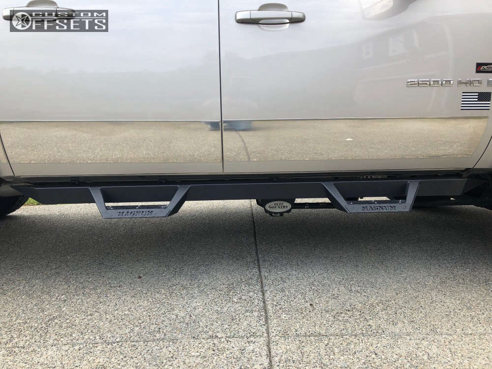 2009 Chevrolet Silverado 2500 HD with 18x9 6 Fuel Hostage D531 and 275/70R18 Toyo Tires Open