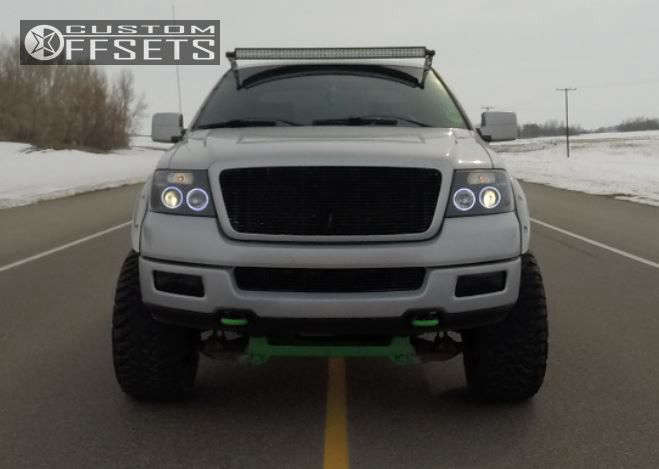 2004 Ford F-150 with 20x12 -44 Fuel Maverick and 35/13.5R20 Fuel Mud ...