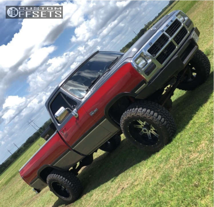 1991 Dodge W250 with 20x12 44 Gima Overdrive and 35/12.5R20 Crosswind