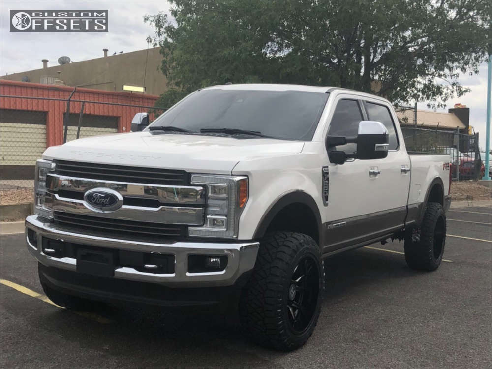 2017 Ford F-250 Super Duty with 22x12 -44 Hostile Rage and 35/12.5R22 ...