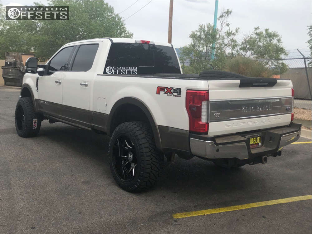 2017 Ford F-250 Super Duty with 22x12 -44 Hostile Rage and 35/12.5R22 ...