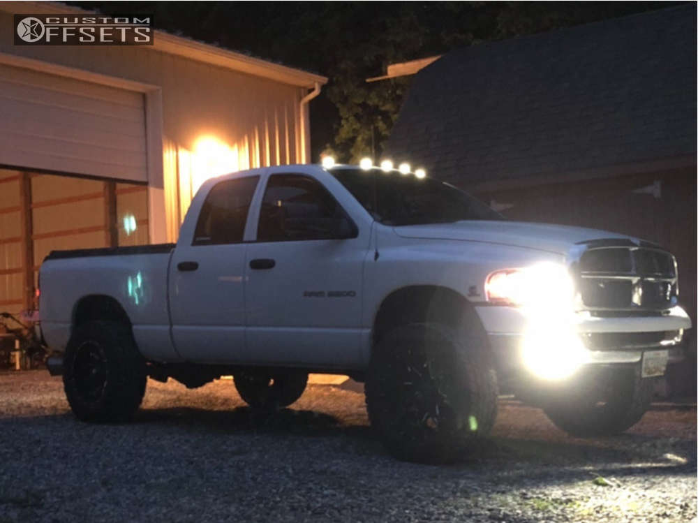 2005 Dodge Ram 2500 with 20x10 24 Fuel Lethal and 35/12.5R20 Toyo