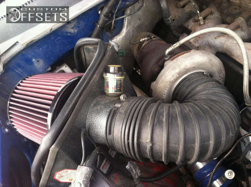 1999 Dodge Ram 2500 with 17x8.5 6 Level 8 Tracker and 35/12.5R17 Pro