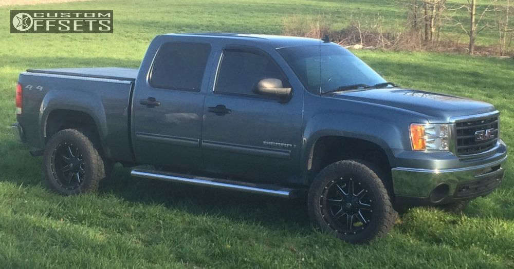 2009 GMC Sierra 1500 with 20x10 24 Fuel Maverick and 305/55R20 Toyo