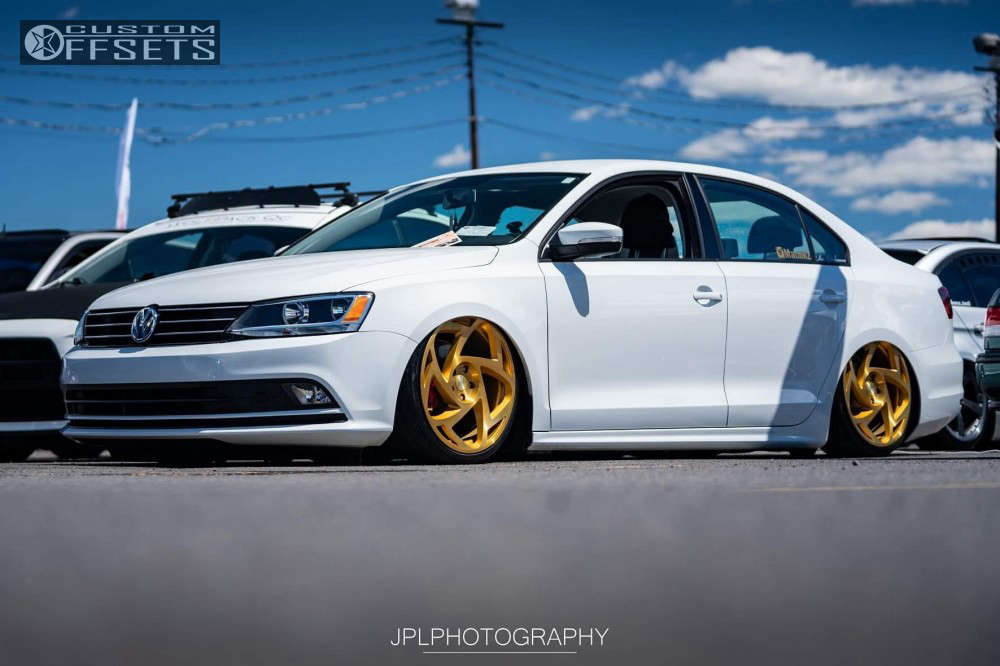 433942-1-2016-jetta-volkswagen