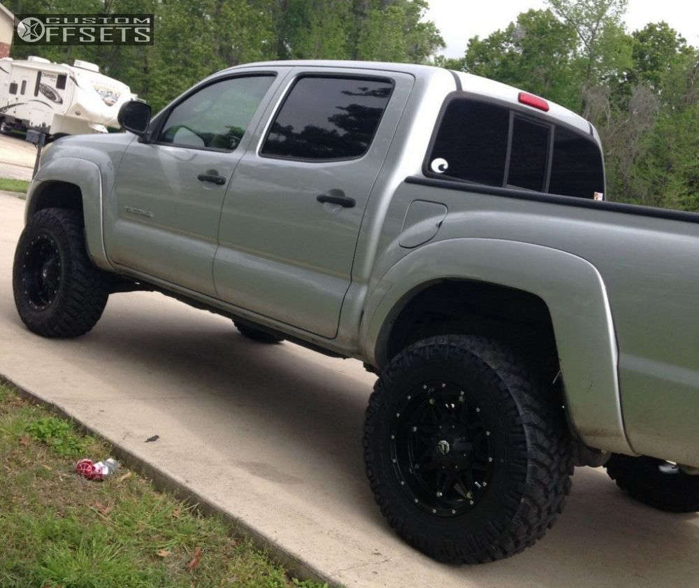 2006 Toyota with 17x9 12 Fuel Hostage and 265/70R17 Nitto Trail