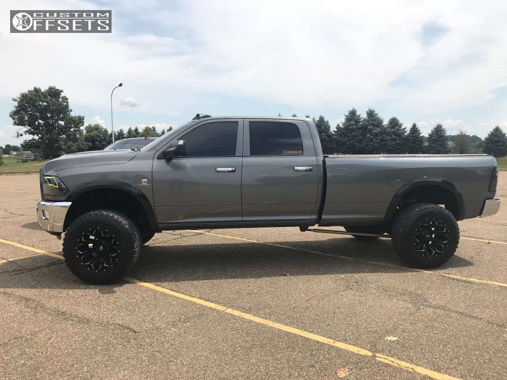 2013 Ram 2500 with 20x12 44 Fuel Assault and 37/12.5R20 Kanati Trail