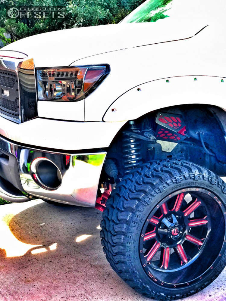 2008 Toyota Tundra with 22x12 44 Fuel Hardline and 33/12.5R22 Mark Ma