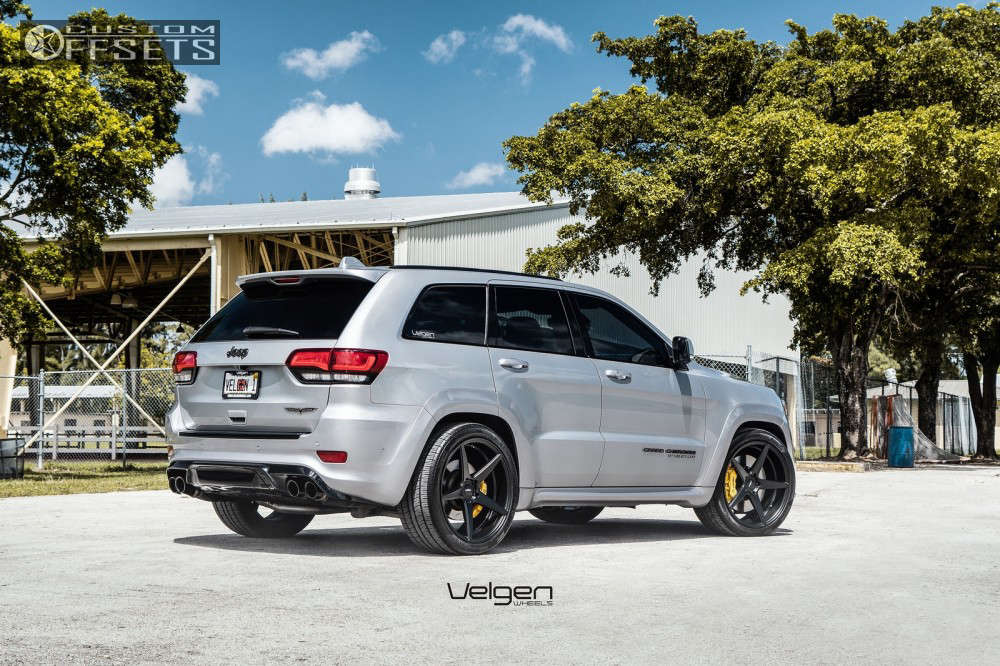 2018 Jeep Grand Cherokee with 22x10.5 35 Velgen Classic5 and 305/35R22 Pirelli Scorpion Zero and
