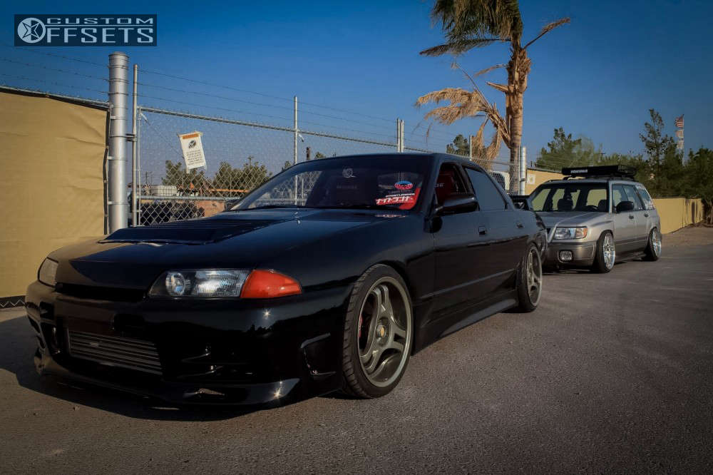 1990 Nissan Skyline R32 with 18x8.5 37 Advan Racing Super Advan