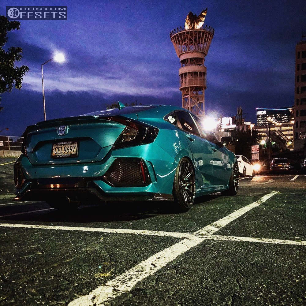 2016 Honda Civic with 19x9.75 38 XXR 527 and 235/35R19 Delinte D7