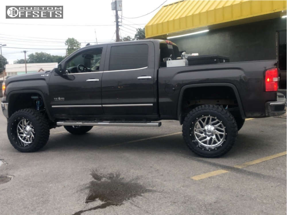 2015 GMC Sierra 1500 with 22x12 44 Fuel Triton and 35/12.5R22 Toyo