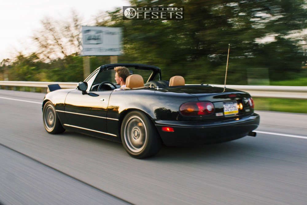 mnm 1996 Mazda MX-5 Miata with 15x7 43 TR Motorsport C1M and 205/50R15