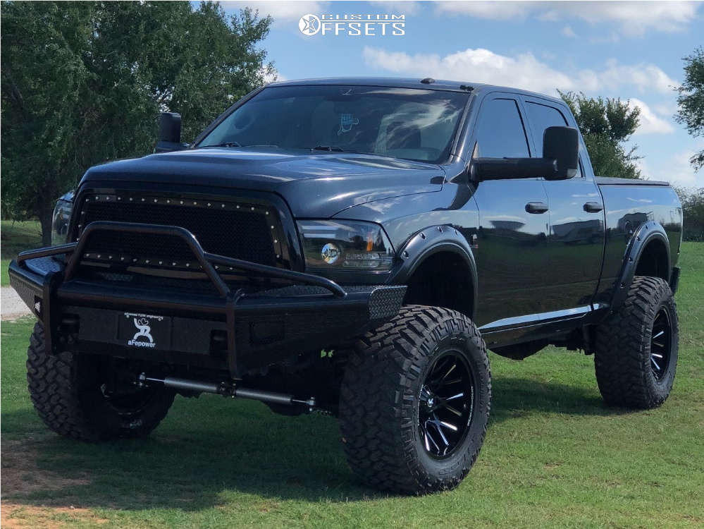 Nagata ram様 2016 Ram 1500 with 22x12 -44 TIS 544BM and 35/12.5R22 Nitto