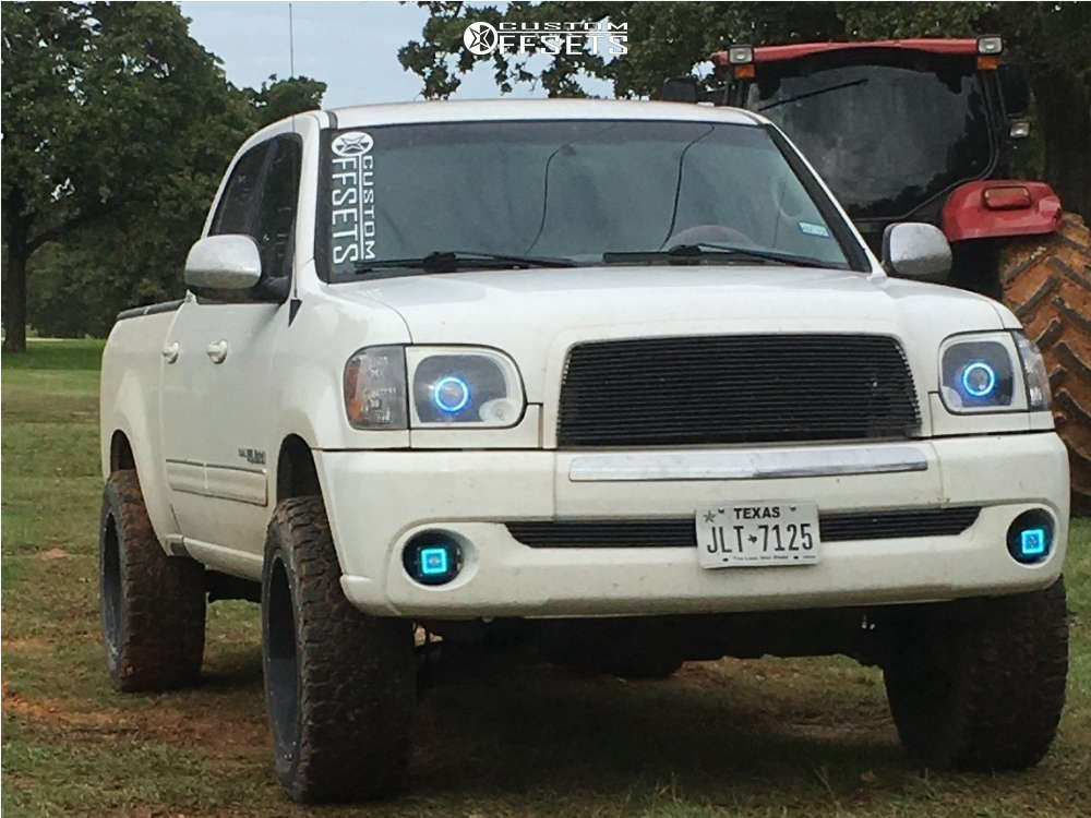 2006 Toyota Tundra with 20x10 -25 Ultra Hunter and 285/55R20