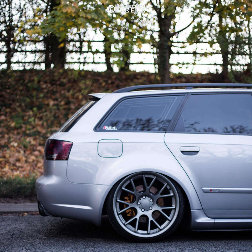 2007 Audi RS4 with 20x9 20 Vossen Cv2 and 225/35R20 Kumho Ku39 and
