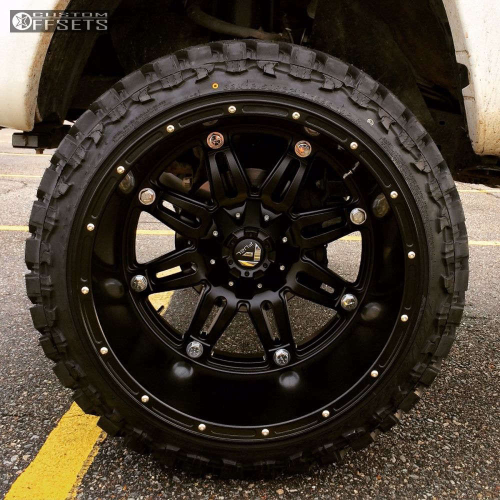 2005 Toyota with 22x14 76 Fuel Hostage and 33/12.5R22 Atturo