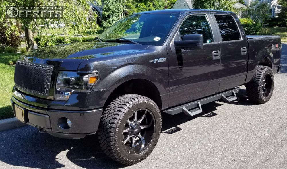 2014 Ford F-150 with 20x10 -24 Moto Metal MO970 and 33/12.5