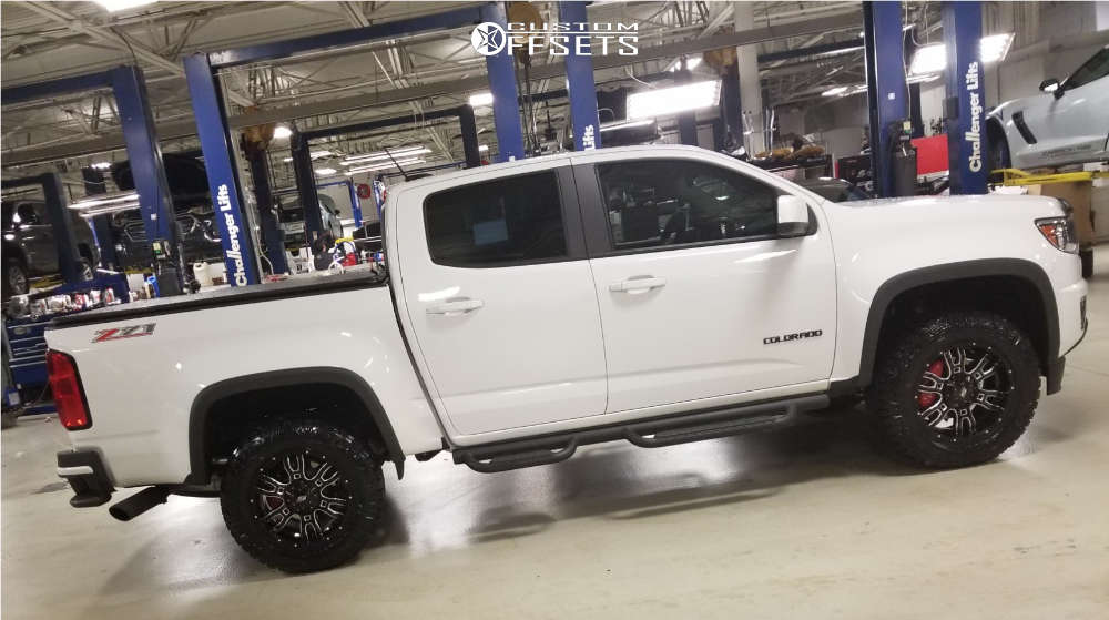 2018 Chevrolet Colorado with 18x9 0 Sendel Sniper and 265/65R18 Nitto ...