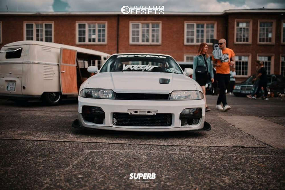 1997 Nissan Skyline with 18x9.5 -15 Blitz Technospeed Z2 and 225