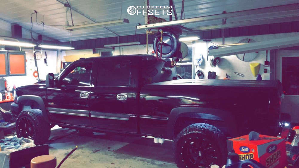2003 Chevrolet Silverado 2500 HD with 20x12 44 Moto Metal Mo962 and 35