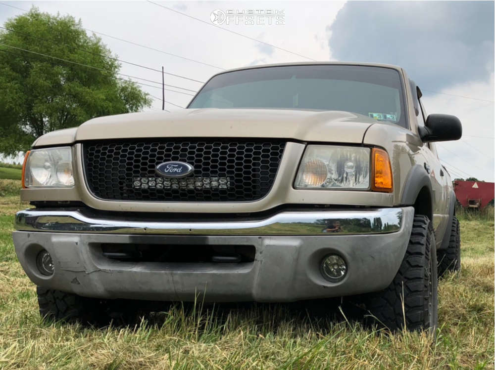 2001 Ford Ranger with 15x8 -19 Pro Comp Series 252 and 31/10.5R15 ...