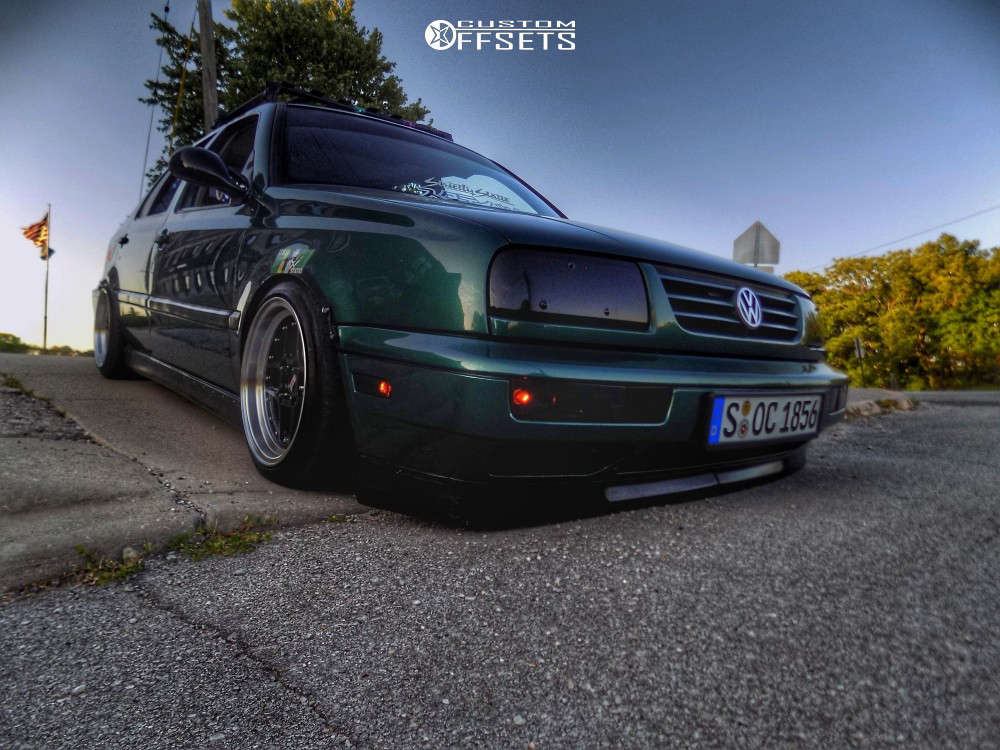 1997 Volkswagen Jetta with 15x8 15 STR 527 and 195/45R15 Toyo