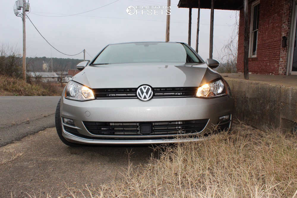 2017 Volkswagen Golf with 19x7.5 40 Forgestar M14 and 255/45R19 ...