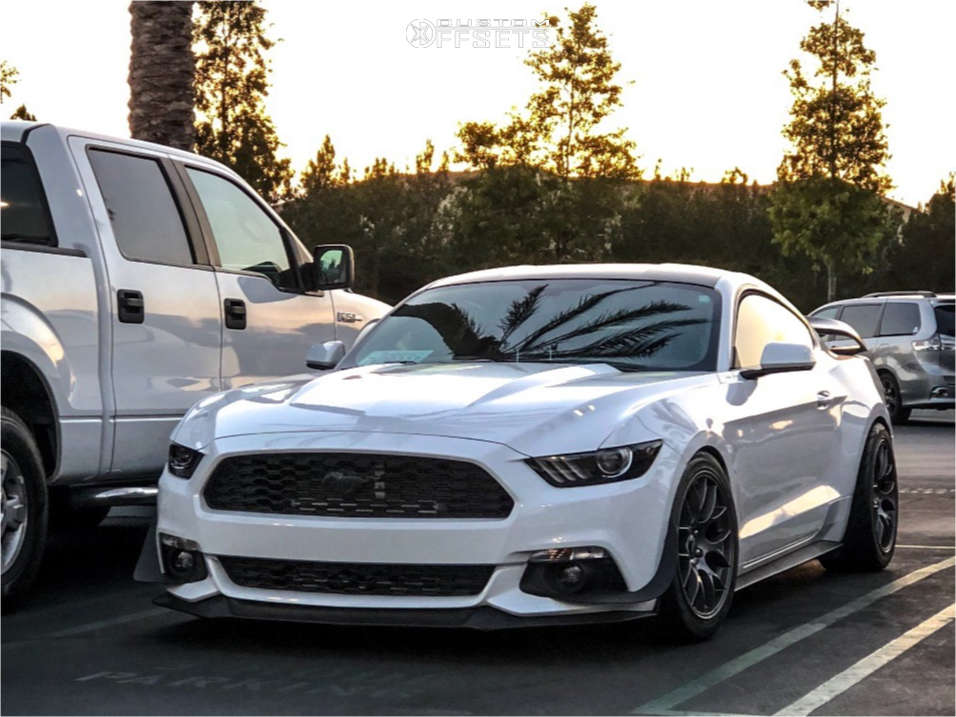 549260-1-2017-mustang-ford-