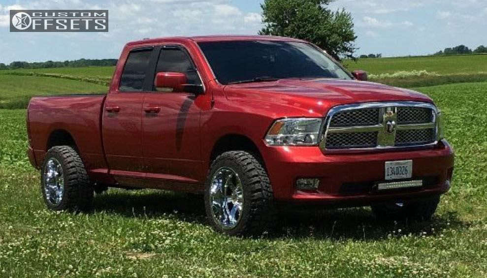 2009 Ram 1500 with 20x12 -44 Moto Metal MO962 and 33/12.5R20