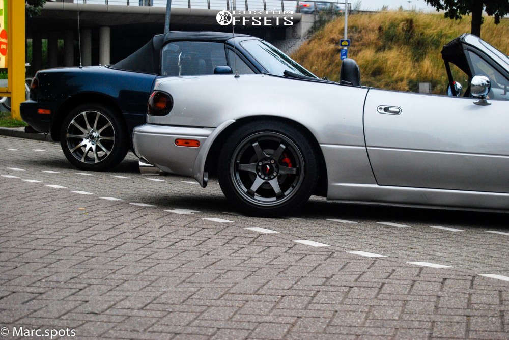 1995 Mazda MX-5 Miata with 15x8 25 Japan Racing Jr3 and 195/50R15