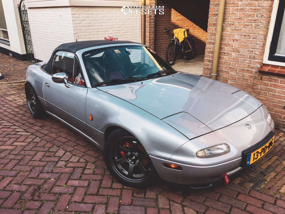 1995 Mazda MX-5 Miata with 15x8 25 Japan Racing Jr3 and 195/50R15
