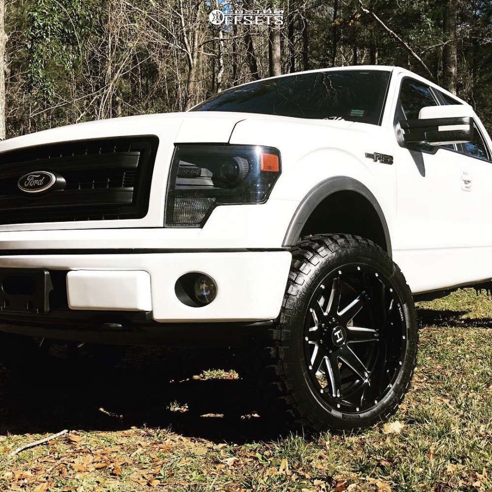 2014 Ford F-150 with 22x12 -44 Hostile Alpha and 35/12.5R22 RBP