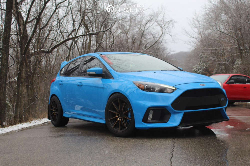 601867-1-2017-focus-ford-rs-