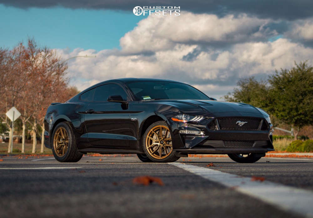 604068-1-2018-mustang-ford-gt-