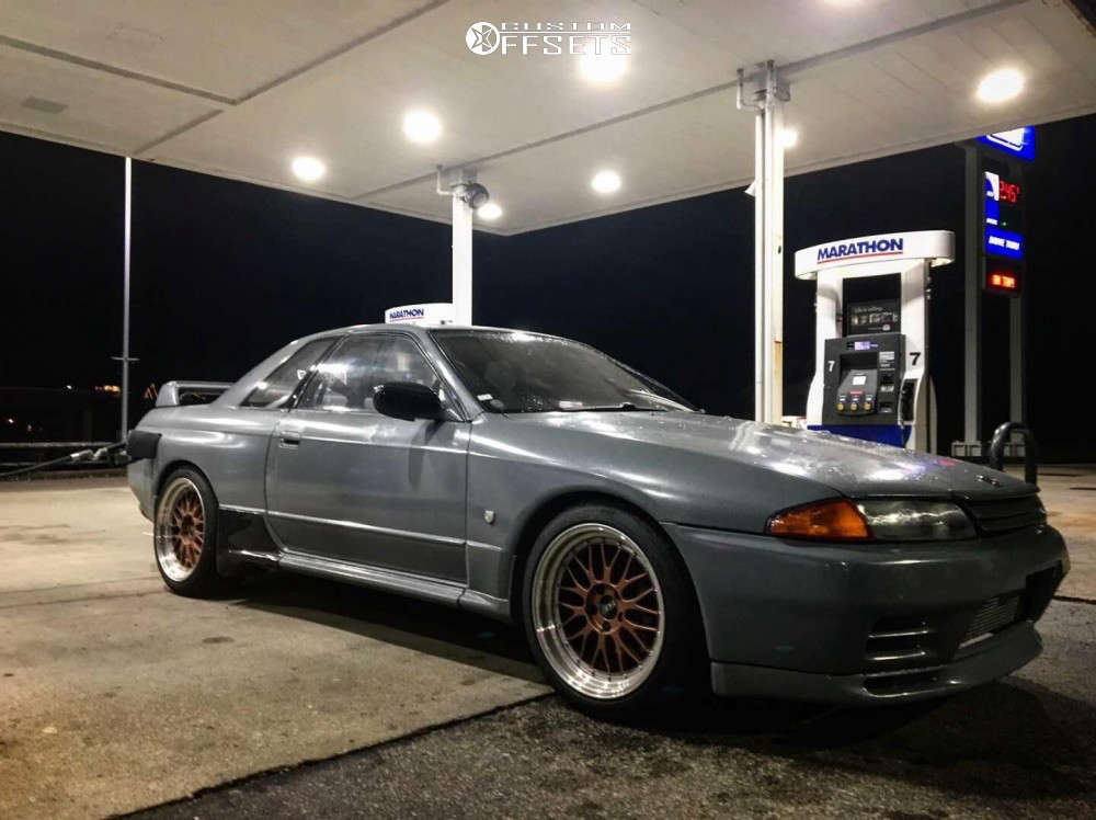 1991 Nissan Skyline R32 with 18x9 30 BBS Lm and 245/40R18