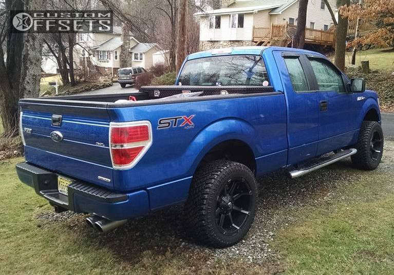2014 Ford F150 with 20x10 24 Fuel Coupler and 33/12.5R20 Atturo Trail