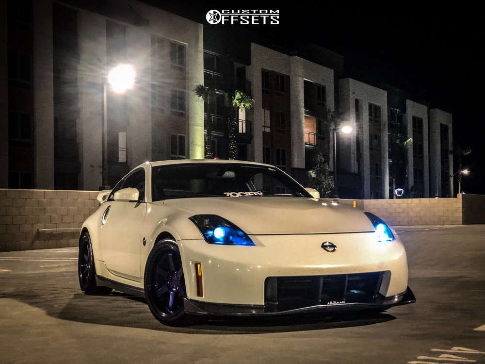 2008 Nissan 350Z with 18x10.5 22 Varrstoen Es2 and 275/35R18