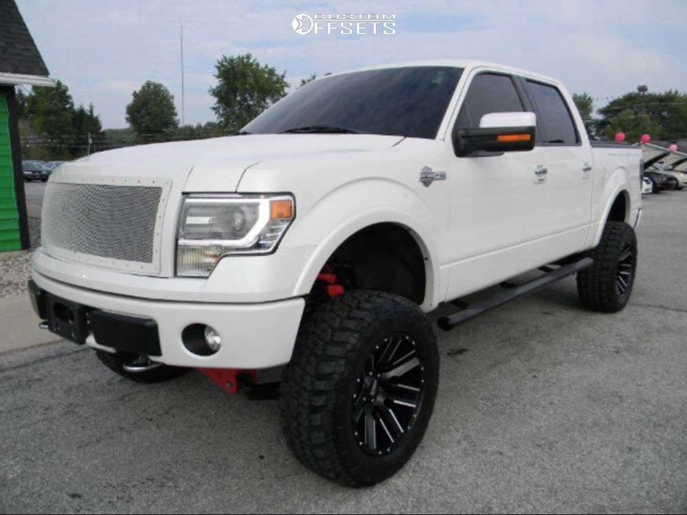 2013 Ford F-150 with 20x10 -24 Moto Metal Razor and 35/12.5R20 Federal ...