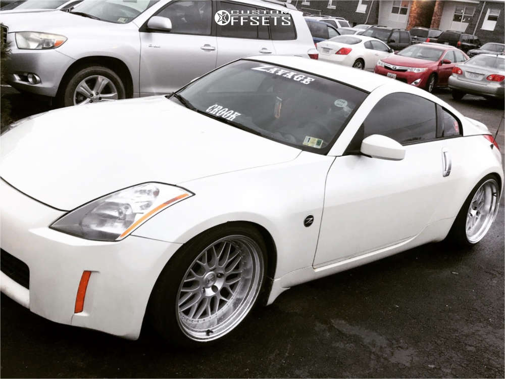 アドバンスR 2003 Nissan 350Z with 19x11 22 Aodhan Ah02 and 255/35R19