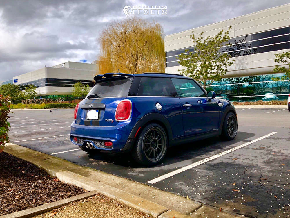 2018 Mini Cooper with 18x8.5 43 Konig Hypergram and 215/40R18