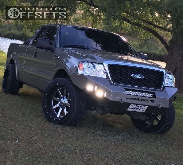 2004 Ford F-150 with 22x12 -44 Fuel Maverick and 305/55R22 Nitto NT420V ...