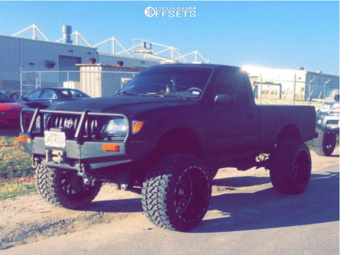 2001 Toyota with 22x14 76 TIS 544 and 33/14.5R22 Fury Offroad