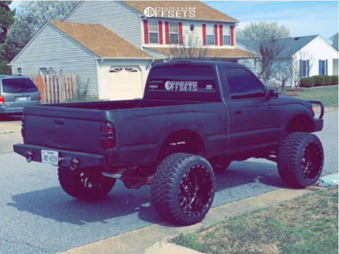 2001 Toyota with 22x14 76 TIS 544 and 33/14.5R22 Fury Offroad