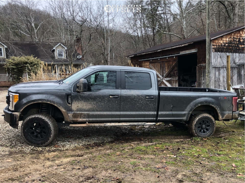 2017 Ford F-250 Super Duty with 18x9 -12 Helo He878 and 305/65R18 ...