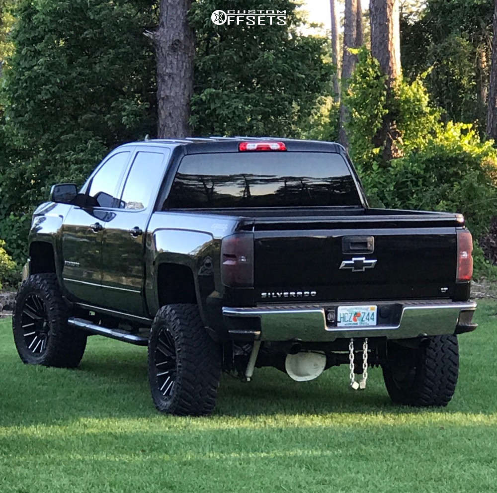 2016 Chevrolet Silverado 1500 with 20x10 24 Moto Metal Razor and 35/12
