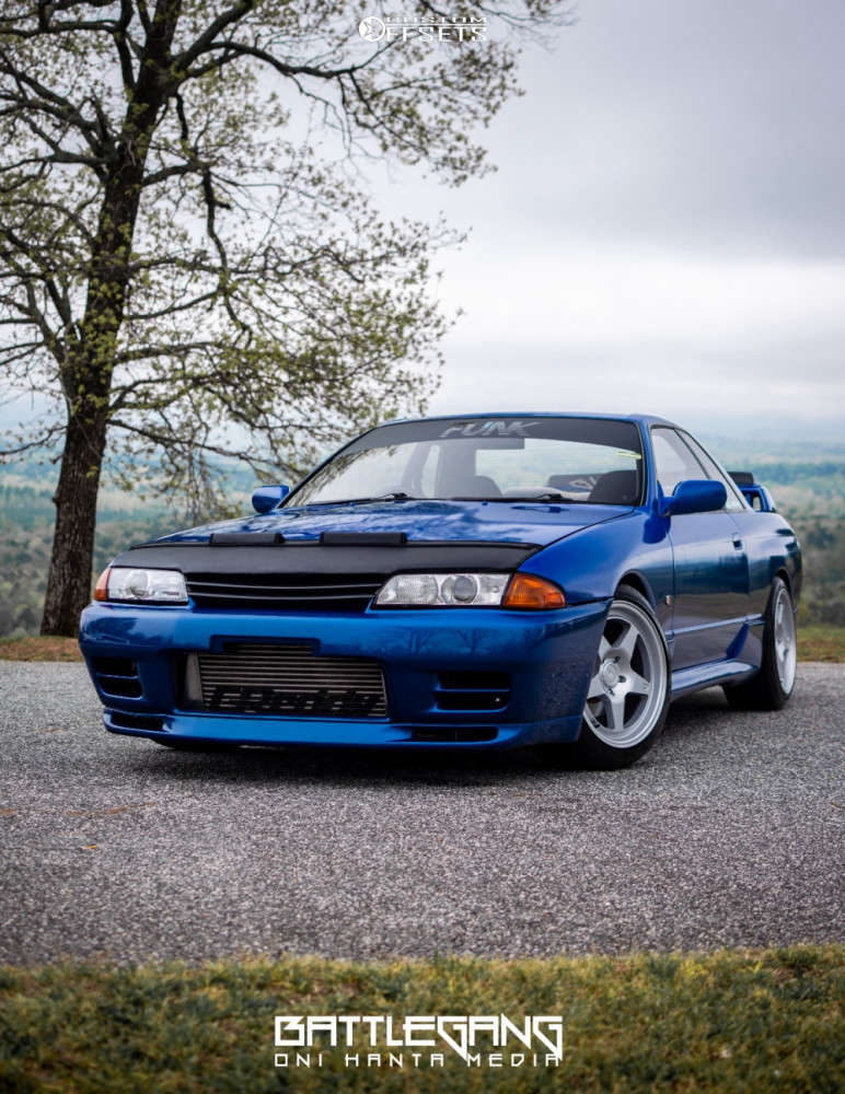 1991 Nissan Skyline R32 with 17x9.5 20 Motegi Mr137 and 225/45R17