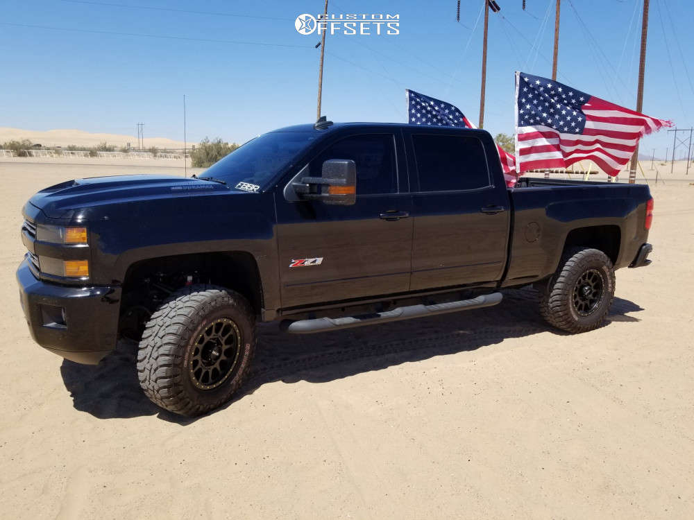 2017 Chevrolet Silverado 2500 HD with 18x9 18 Method Nv and 35/12.5R18 ...