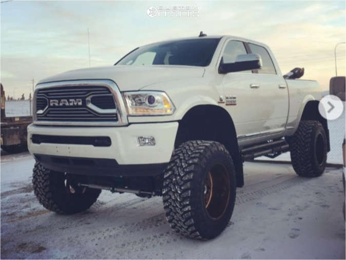2018 Ram 3500 with 22x14 76 Fuel FF72 and 40/15.5R22 Toyo Tires